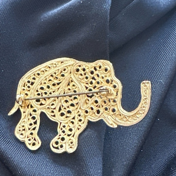 Filigree Elephant Animal Safari Brooch Die Cut Ornate Gold Tone Pearl Eye 0672 - Picture 8 of 10